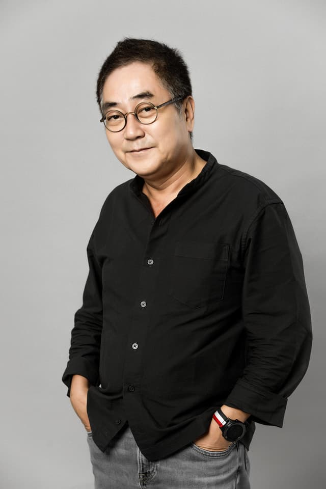 Dr. Dong-Su Yi - Vice Dean of School of Media Design </br> UEH University, Vietnam