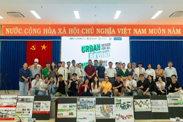 https://iscm-api.ueh.edu.vn/public/static/images/courses/non-degree/ubu2024/IMG_9512.jpg