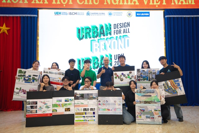 https://iscm-api.ueh.edu.vn/public/static/images/courses/non-degree/ubu2024/IMG_9571.jpg