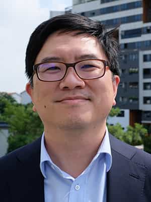 Dr. Harvey Neo
