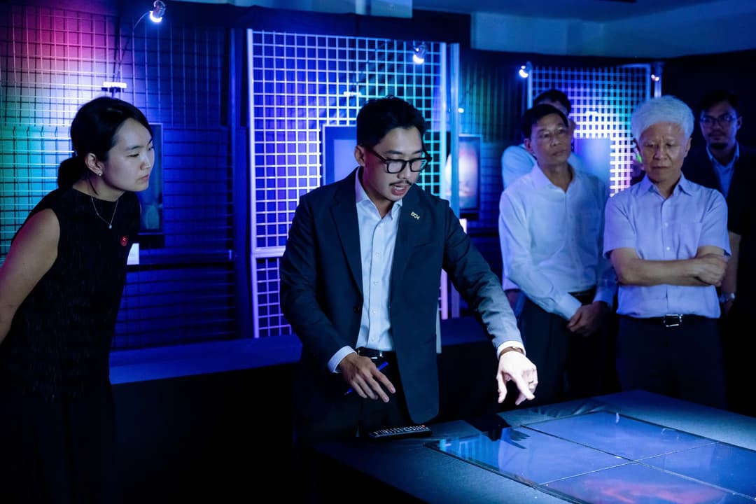 Hologram Walk: Digital Co-Creation Platform for Architectural and Urban Design Project