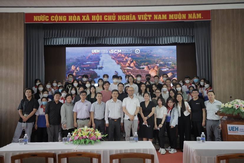 https://iscm.ueh.edu.vn/public/static/images/courses/non-degree/ubu/ubu2022/IMG_0005.jpg