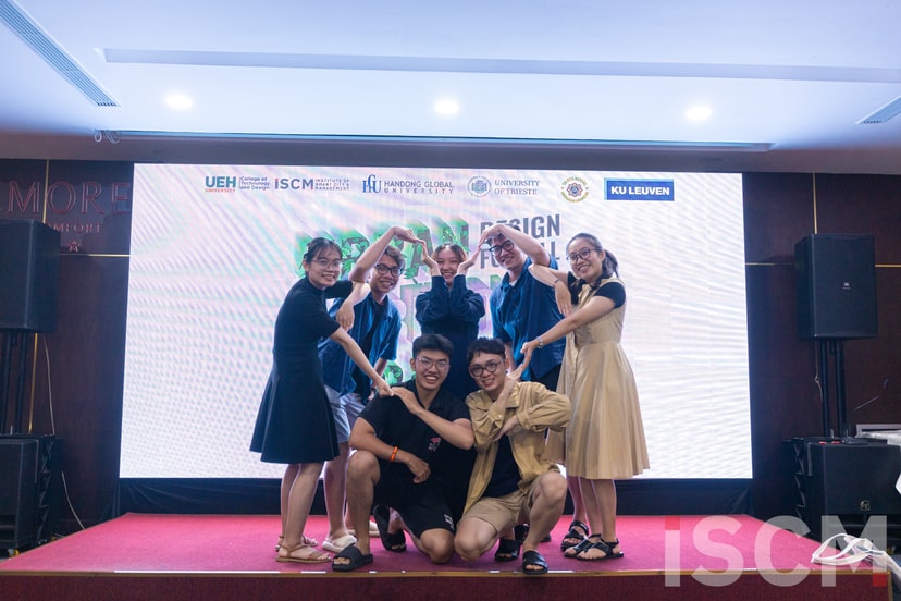 https://iscm.ueh.edu.vn/public/static/images/courses/non-degree/ubu/ubu2024/IMG_9093.jpg