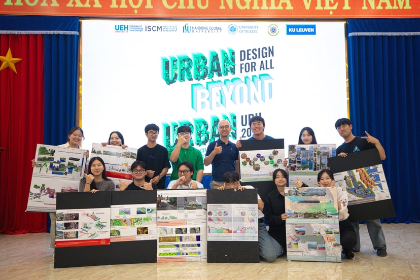 https://iscm.ueh.edu.vn/public/static/images/courses/non-degree/ubu/ubu2024/IMG_9571.jpg