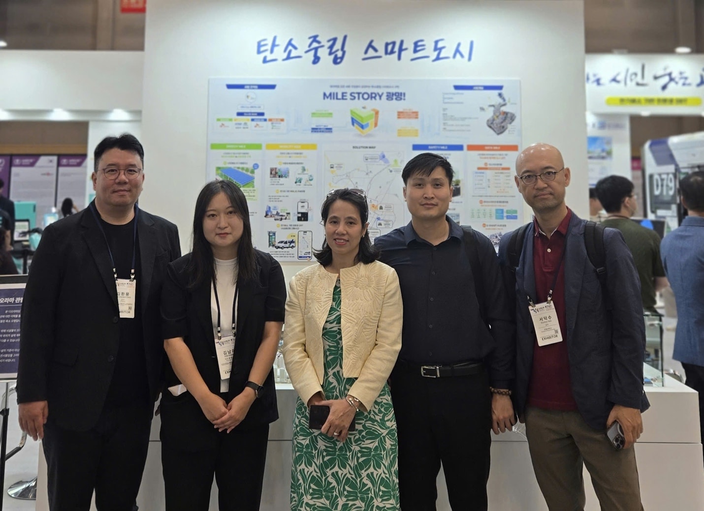 04_HwanYongKim_Meeting.jpg